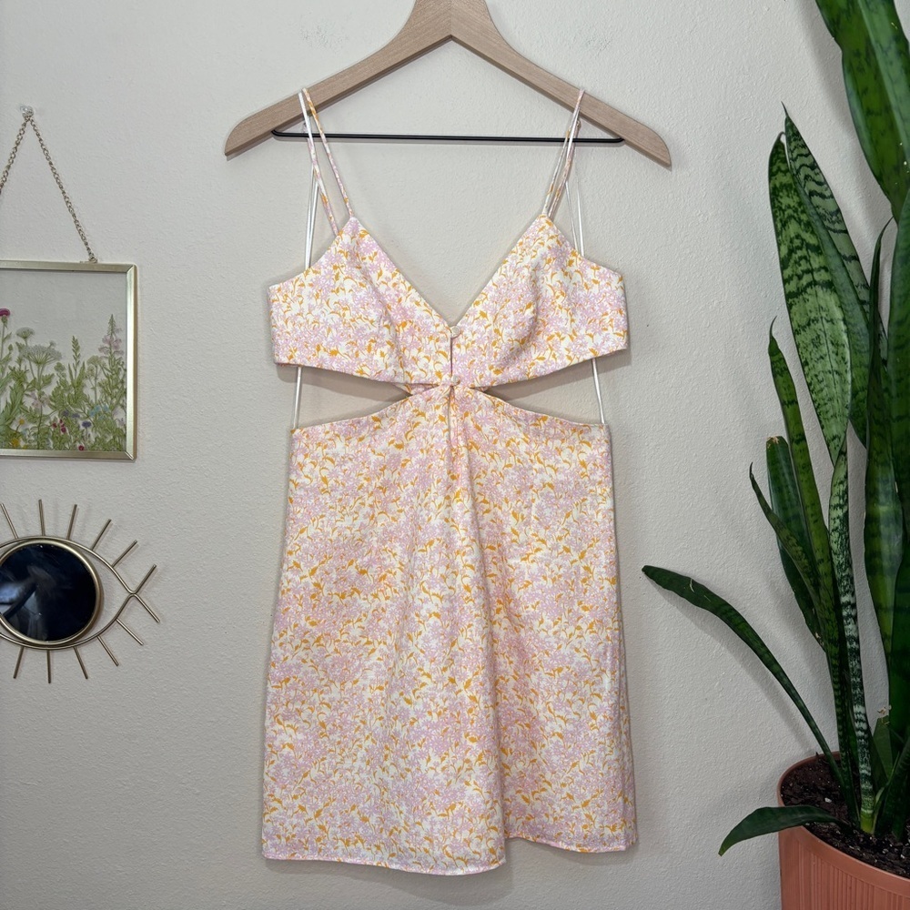 Zara | Linen Floral Cutout Mini Dress - Picture 4 of 16